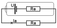 Условная схема аккумулятора с внутренним источником тока и внутренним сопротивлением